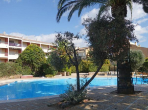 Отель Apartment Hameau de Provence-1  Бандоль